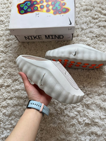 Nike mind 001 gris